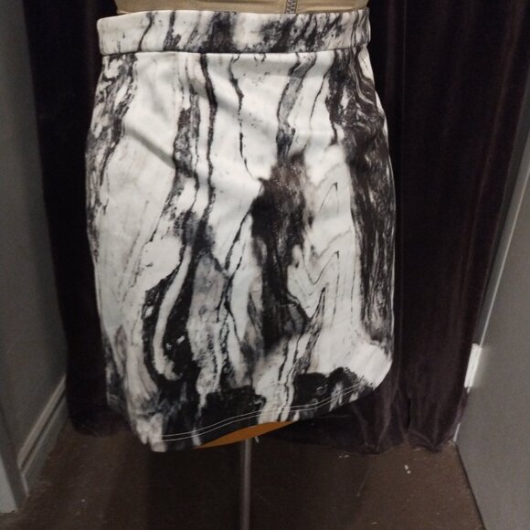 Marble Print Front Zipper Miniskirt - Size L - Picture 3 of 4